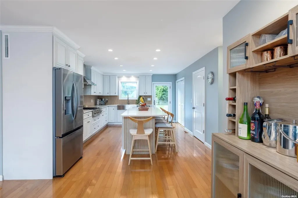 44 Gladstone Avenue West Islip NY 11795