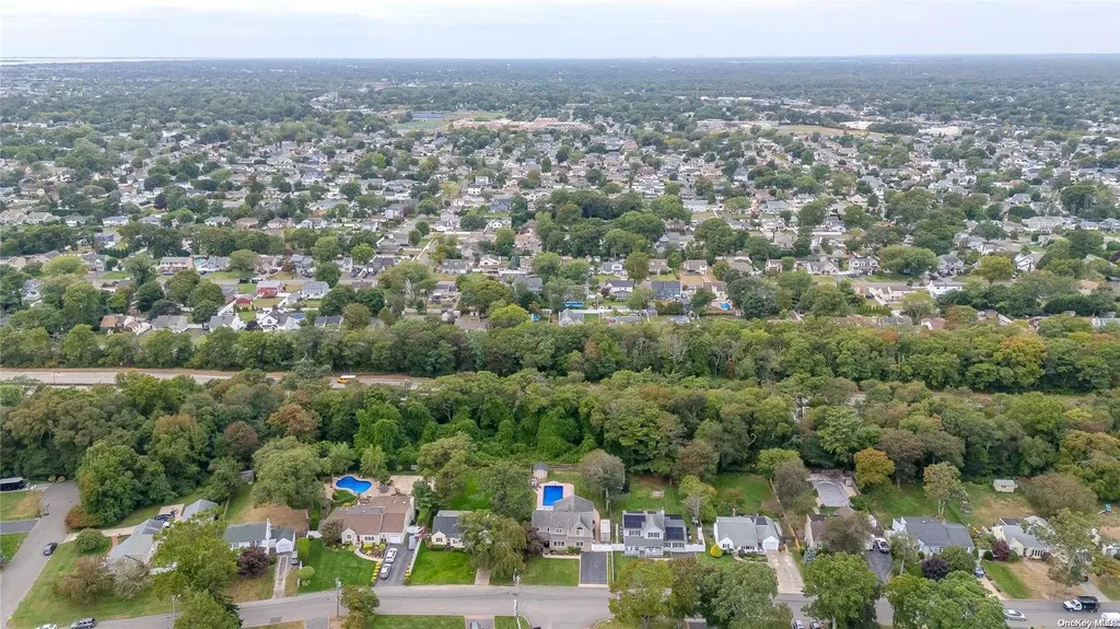 44 Gladstone Avenue West Islip NY 11795