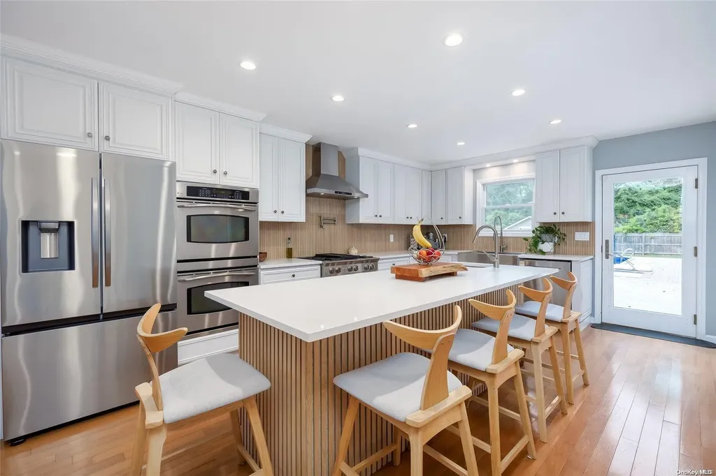 44 Gladstone Avenue West Islip NY 11795