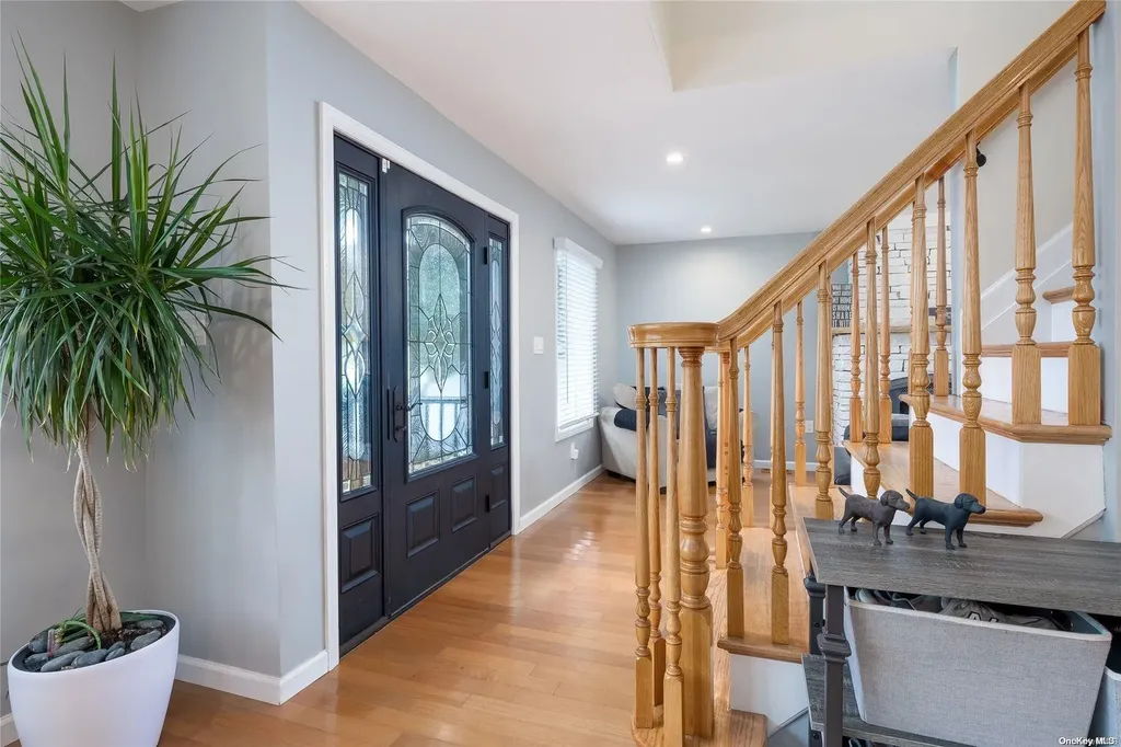 44 Gladstone Avenue West Islip NY 11795