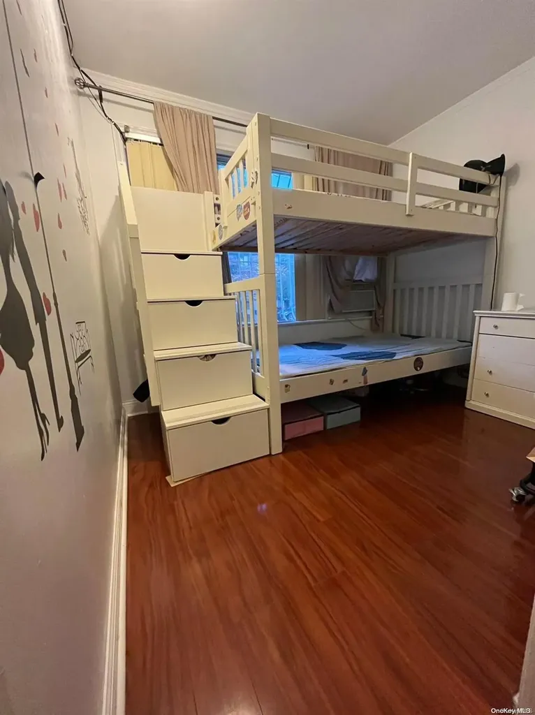 6142 Parsons Boulevard Fresh Meadows NY 11365