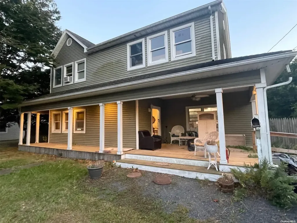 20 Charles Road East Patchogue NY 11772