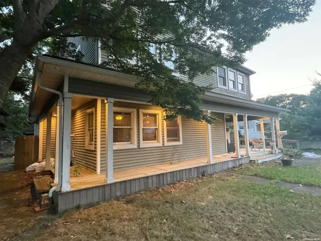 20 Charles Road East Patchogue NY 11772
