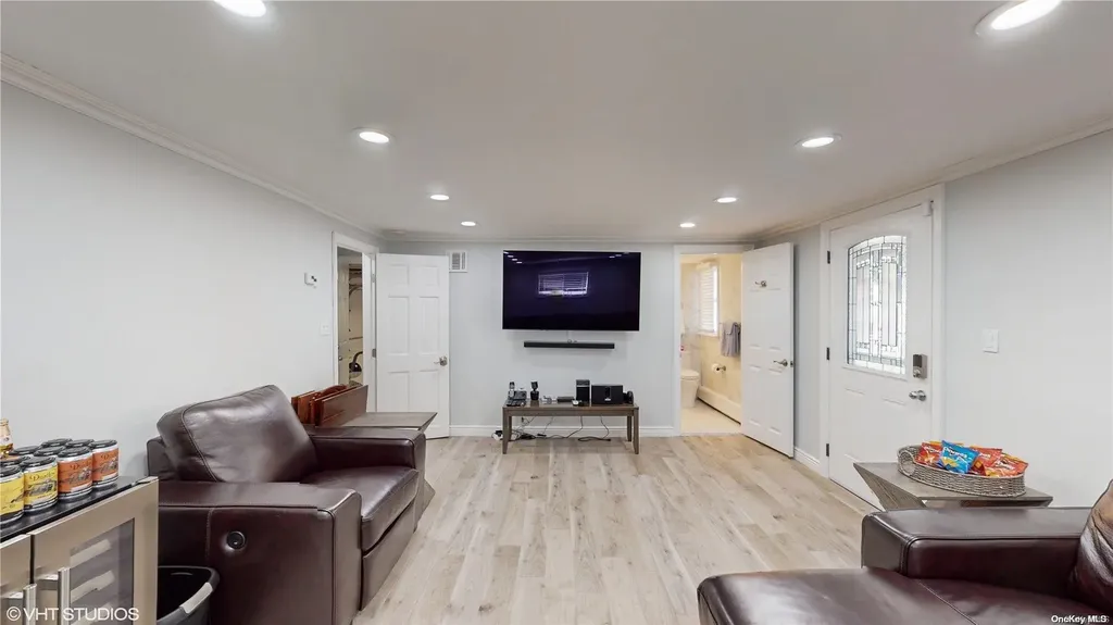 2727 Lee Place Bellmore NY 11710