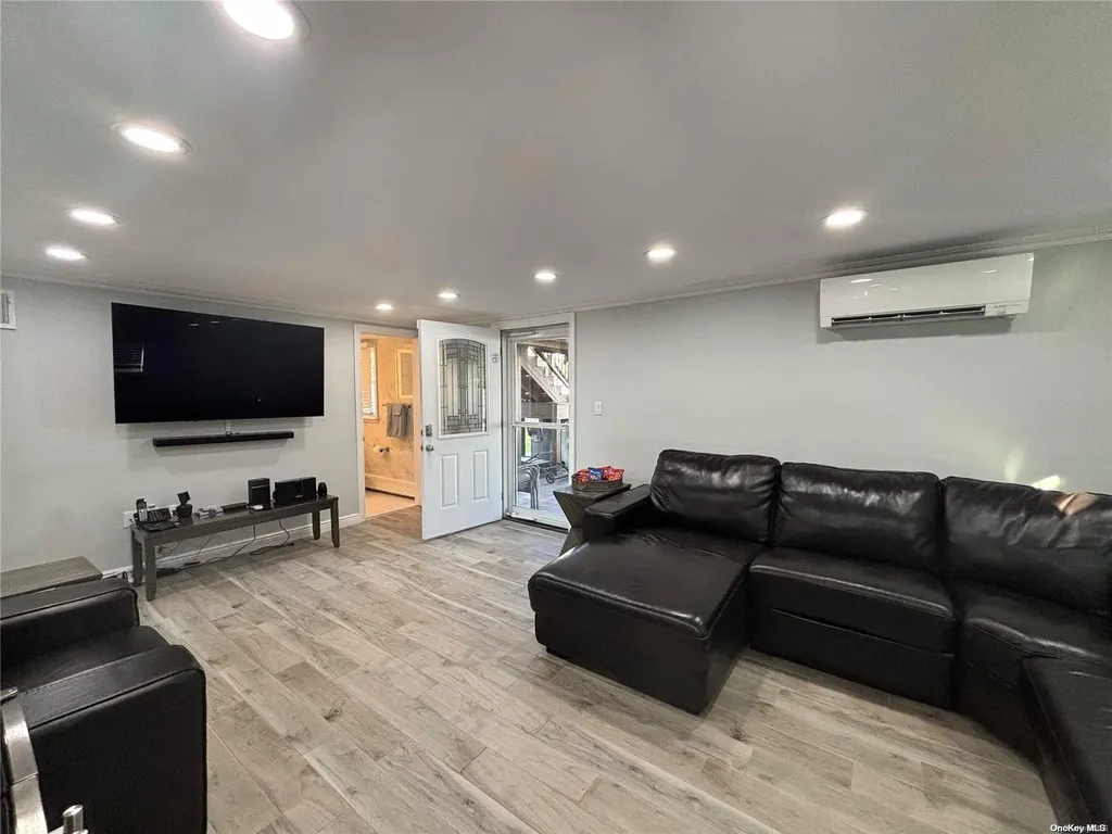 2727 Lee Place Bellmore NY 11710