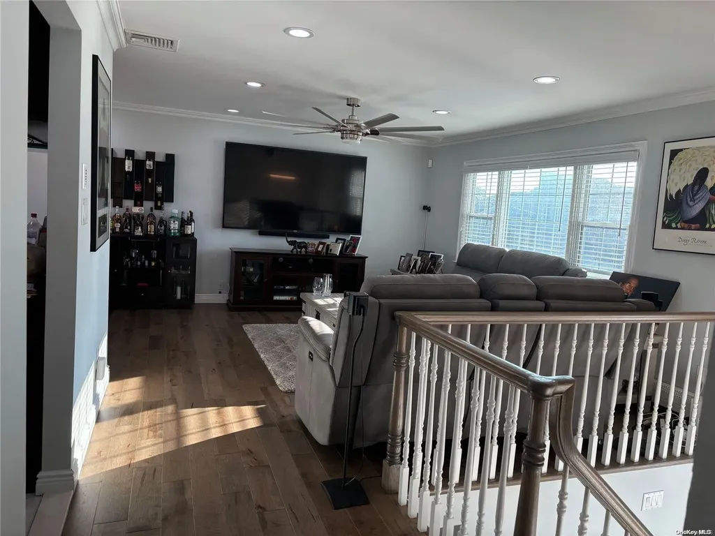 2727 Lee Place Bellmore NY 11710