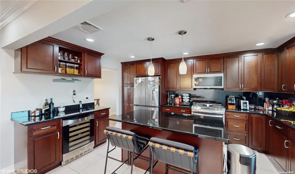 2727 Lee Place Bellmore NY 11710