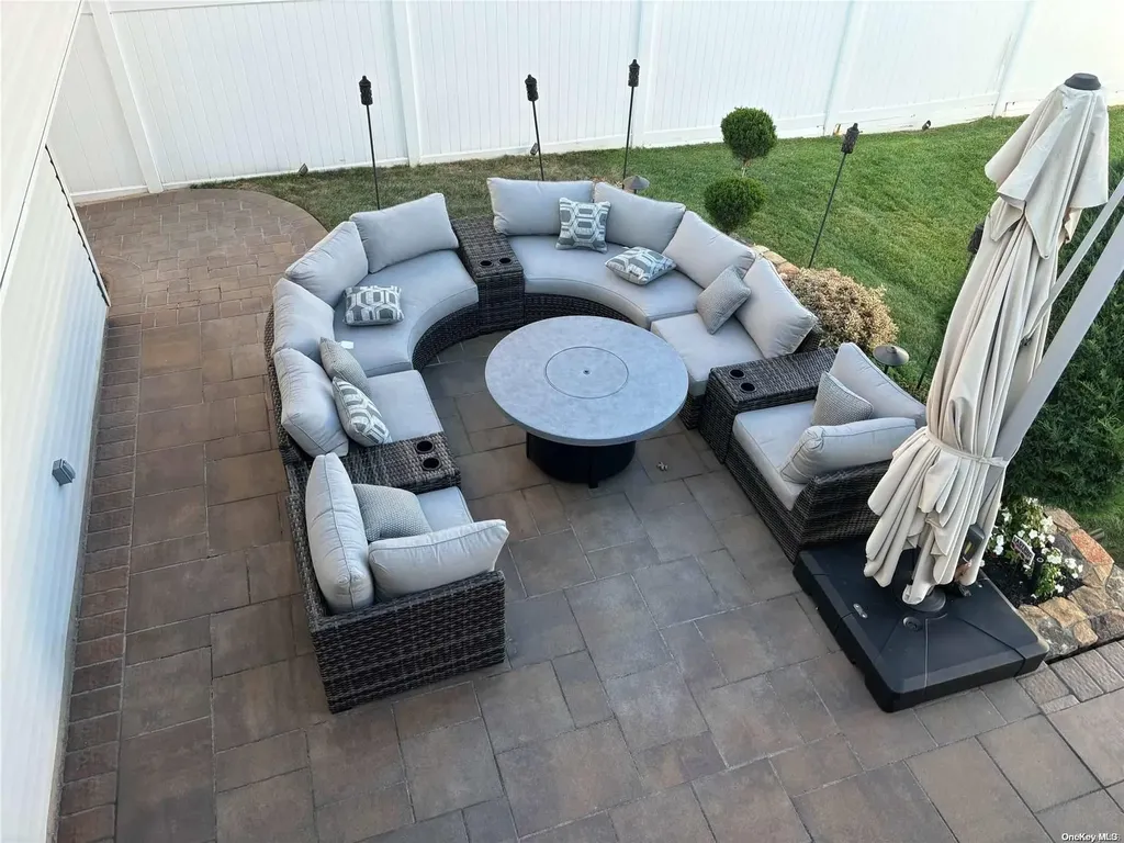 2727 Lee Place Bellmore NY 11710