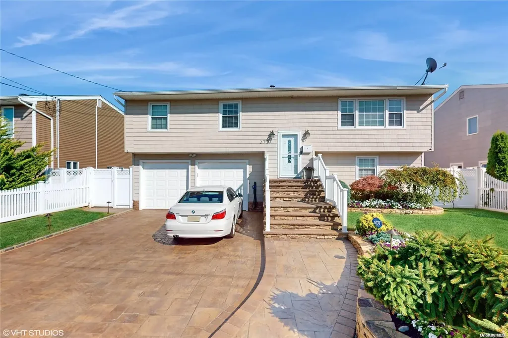 2727 Lee Place Bellmore NY 11710