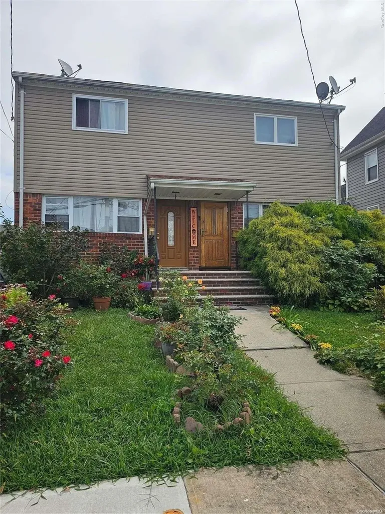 28 Area Place Staten Island NY 10314