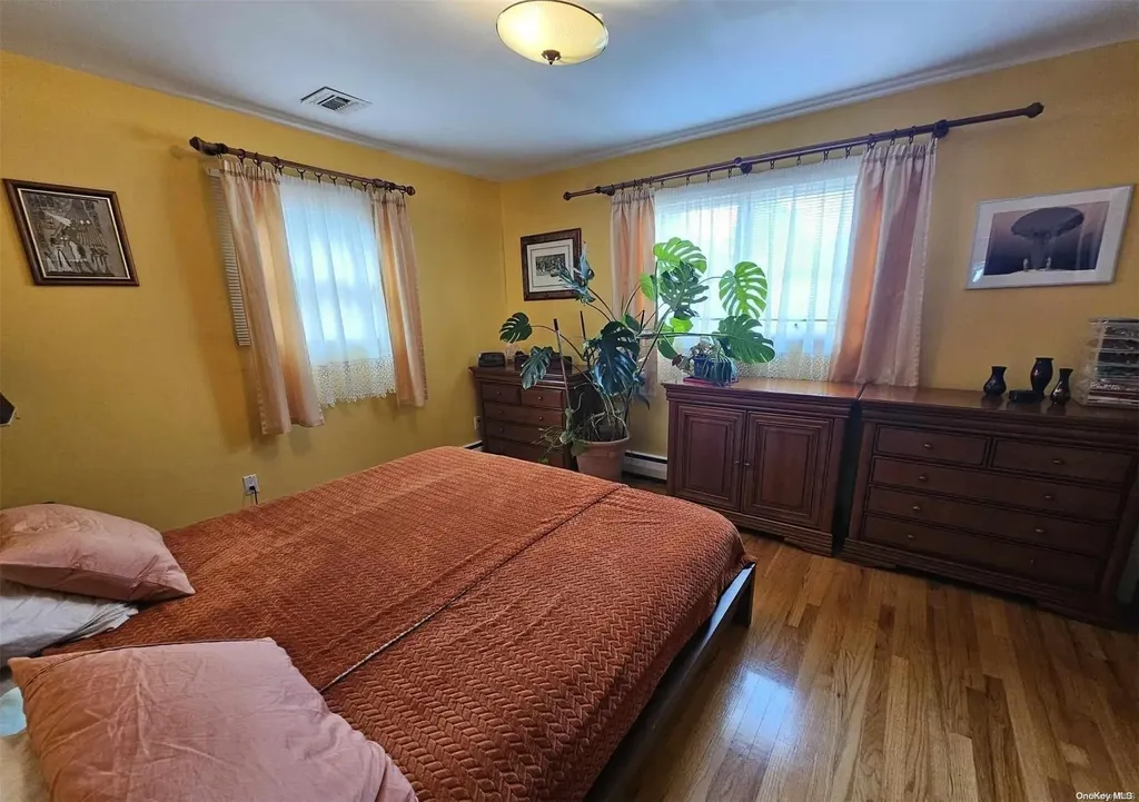 28 Area Place Staten Island NY 10314
