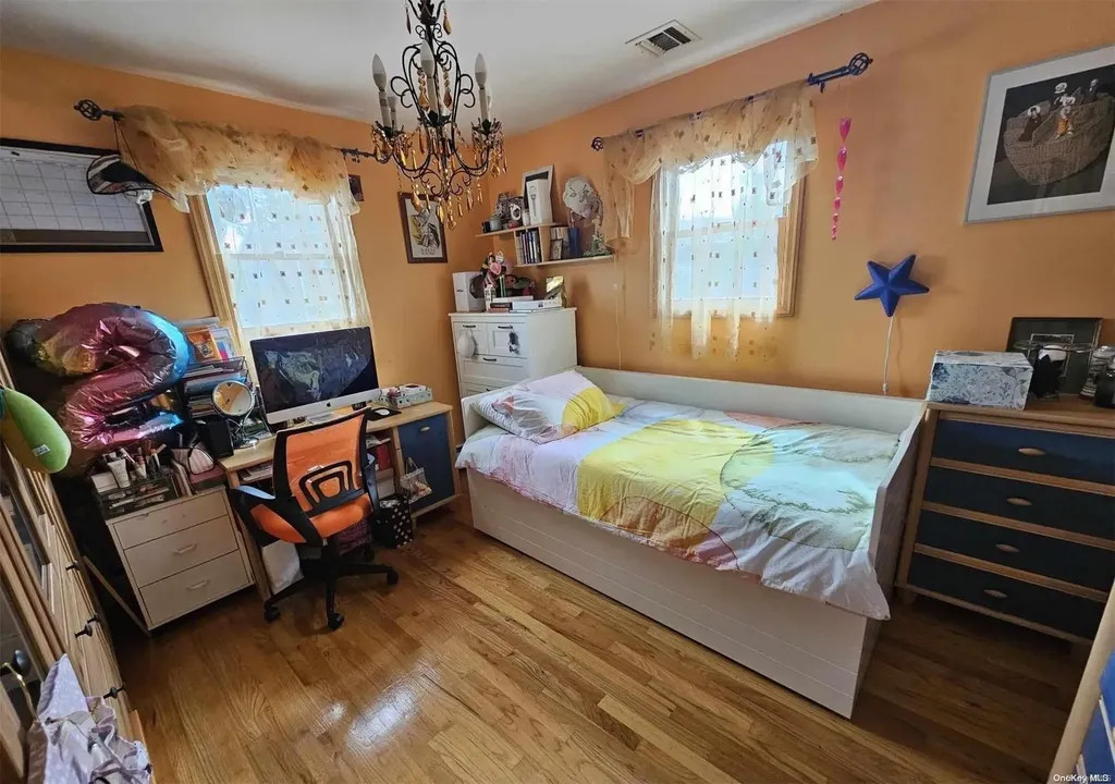 28 Area Place Staten Island NY 10314
