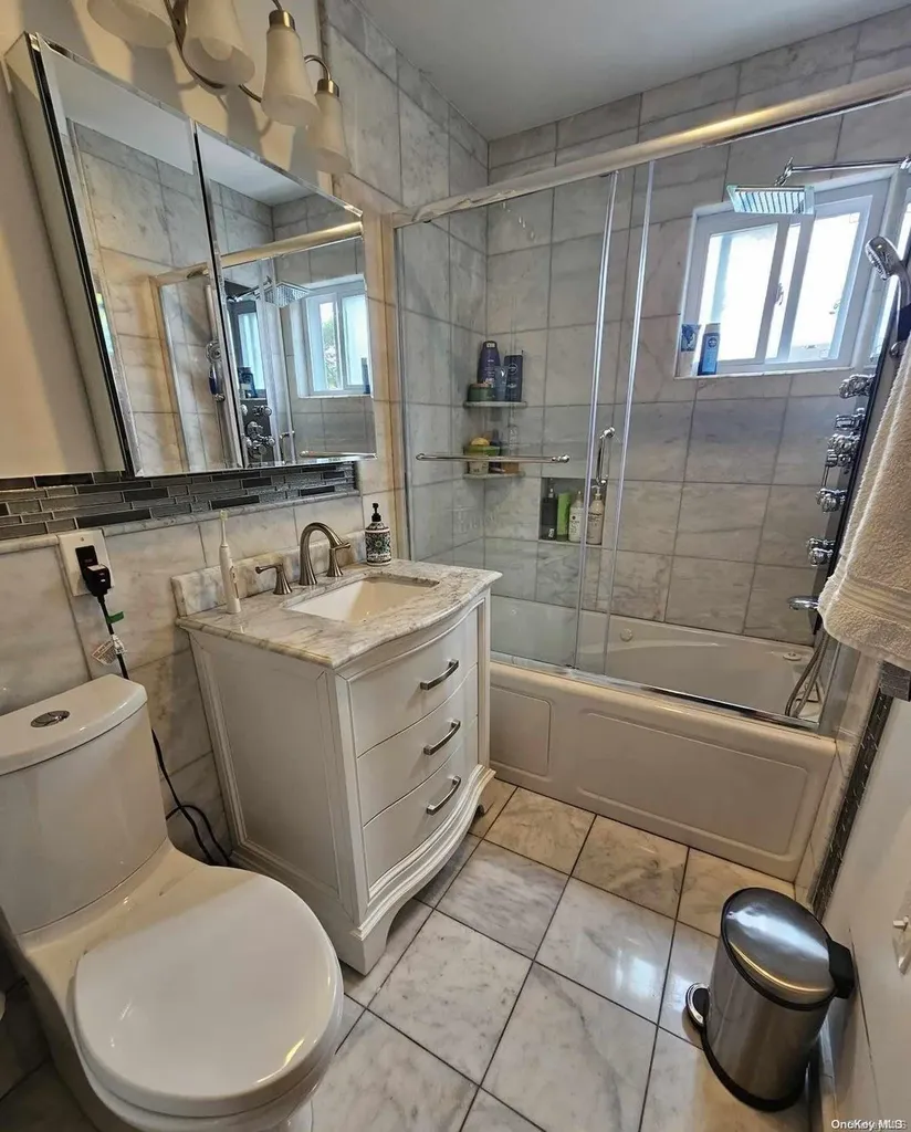 28 Area Place Staten Island NY 10314