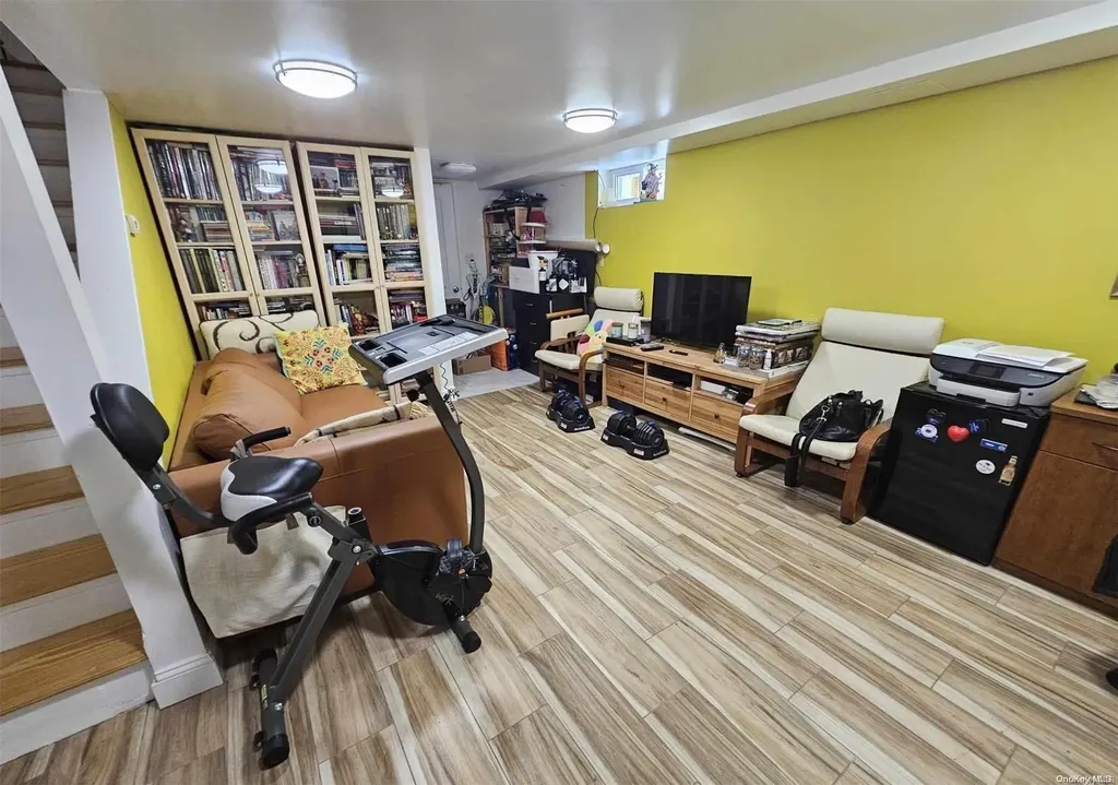 28 Area Place Staten Island NY 10314