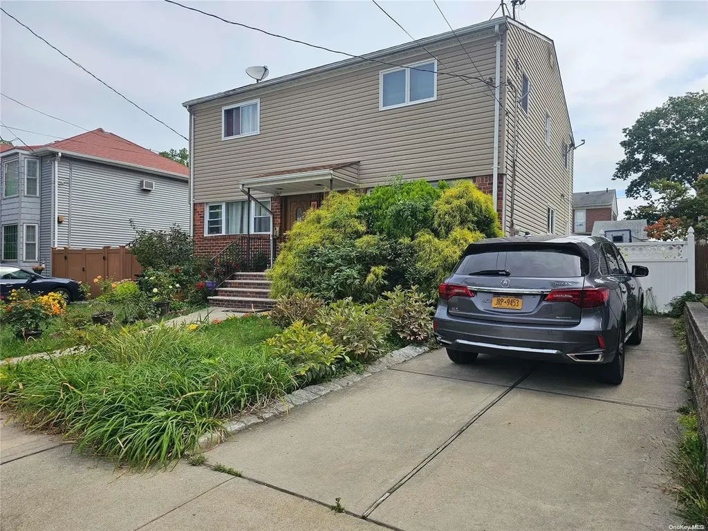 28 Area Place Staten Island NY 10314