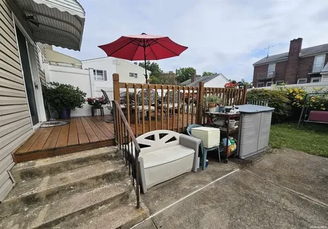 28 Area Place Staten Island NY 10314
