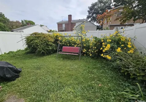 28 Area Place Staten Island NY 10314
