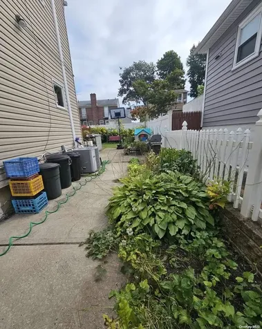 28 Area Place Staten Island NY 10314
