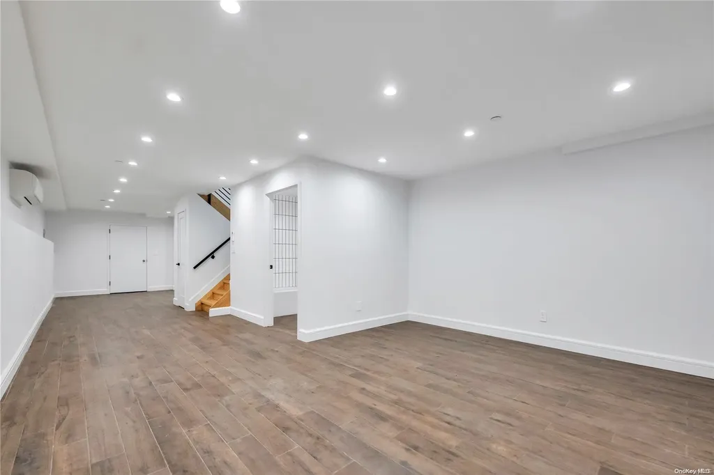 612 E 54th Street Brooklyn NY 11203