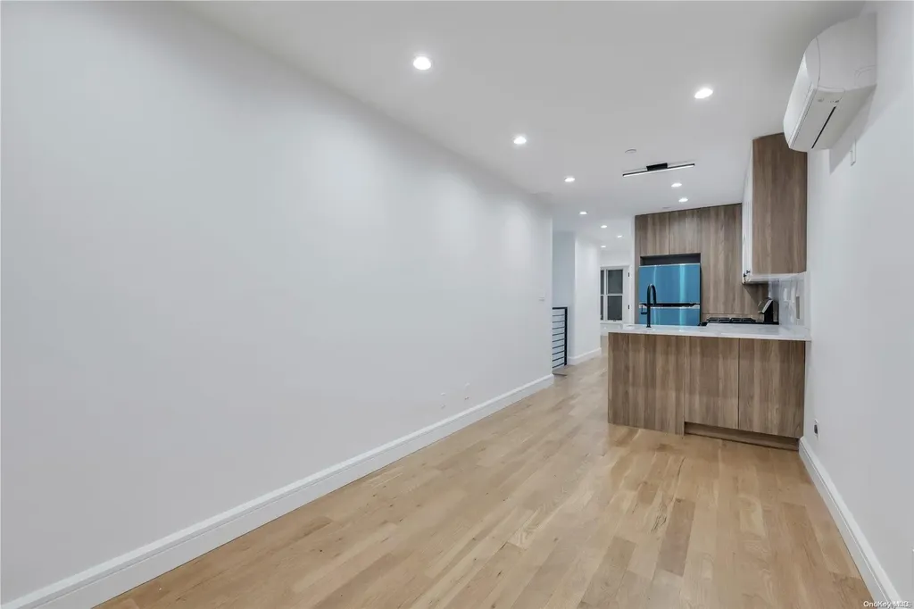 612 E 54th Street Brooklyn NY 11203