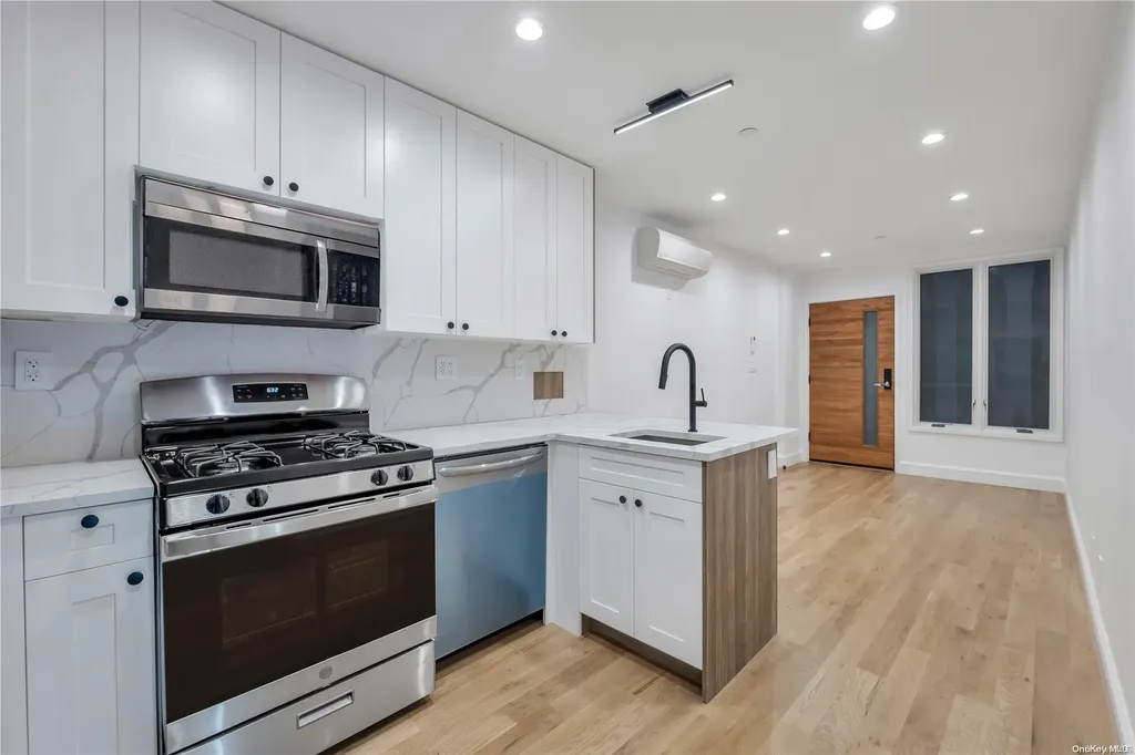 612 E 54th Street Brooklyn NY 11203