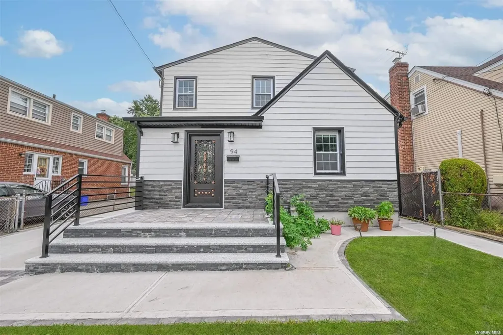 94 Clarendon Drive Valley Stream NY 11580