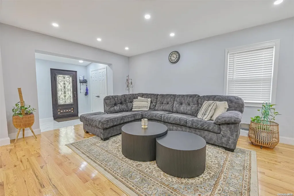 94 Clarendon Drive Valley Stream NY 11580
