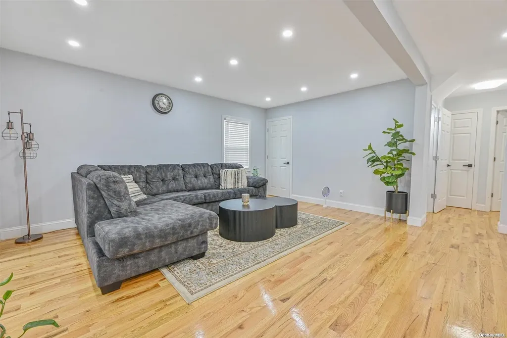 94 Clarendon Drive Valley Stream NY 11580
