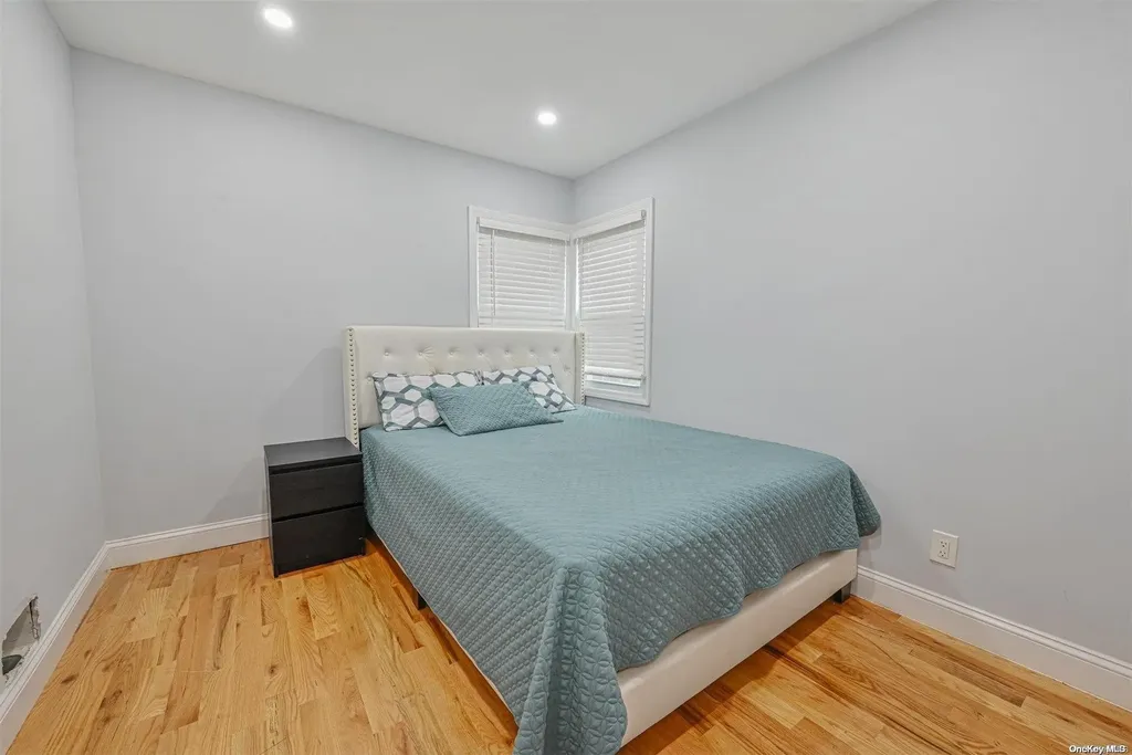 94 Clarendon Drive Valley Stream NY 11580