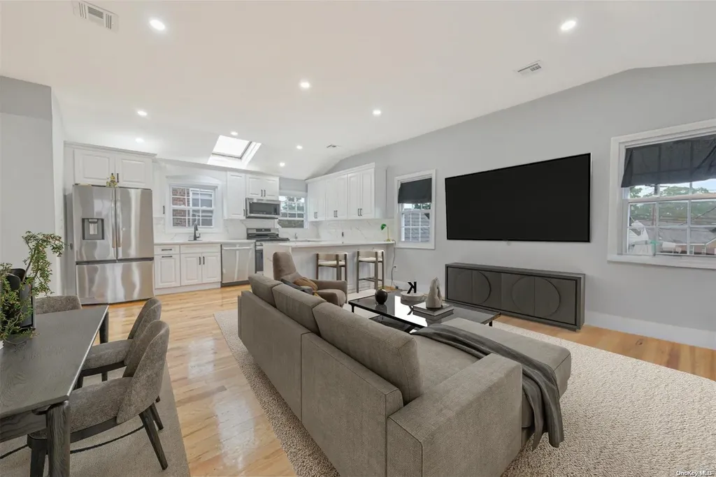 94 Clarendon Drive Valley Stream NY 11580