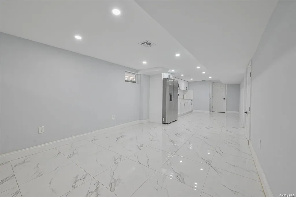 94 Clarendon Drive Valley Stream NY 11580