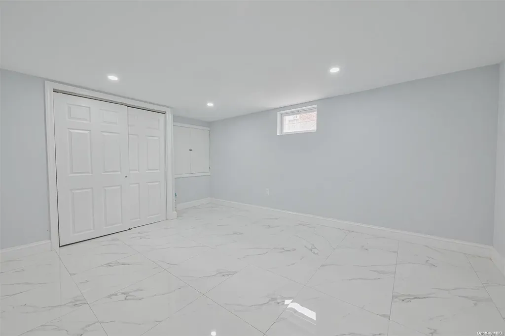 94 Clarendon Drive Valley Stream NY 11580