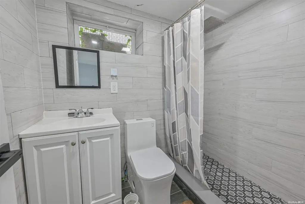 94 Clarendon Drive Valley Stream NY 11580