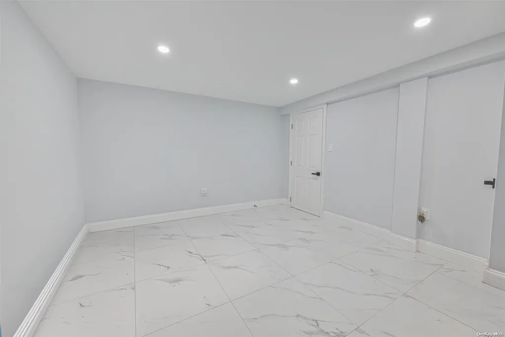 94 Clarendon Drive Valley Stream NY 11580