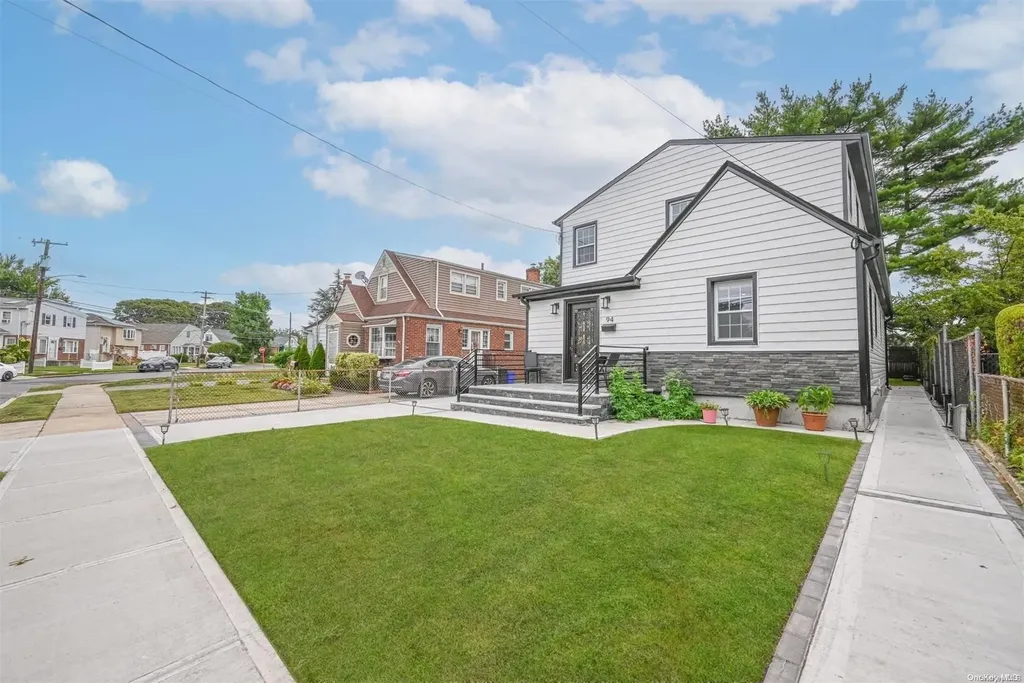94 Clarendon Drive Valley Stream NY 11580