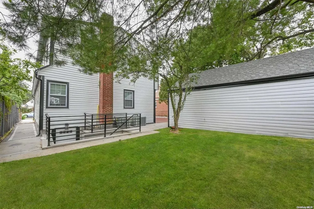 94 Clarendon Drive Valley Stream NY 11580