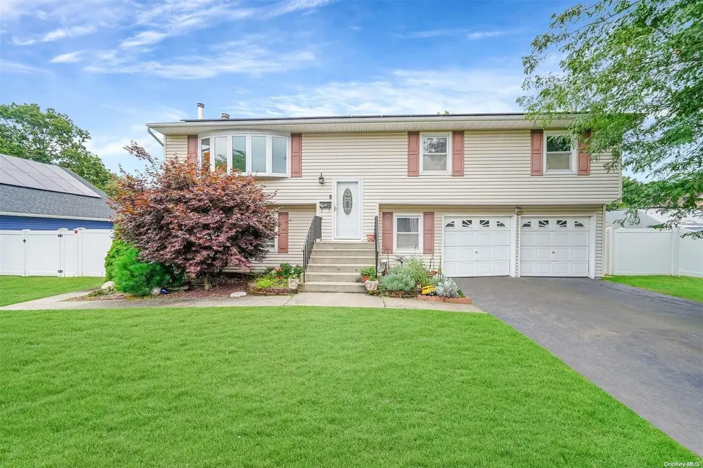 57 Cullen Avenue Islip NY 11751