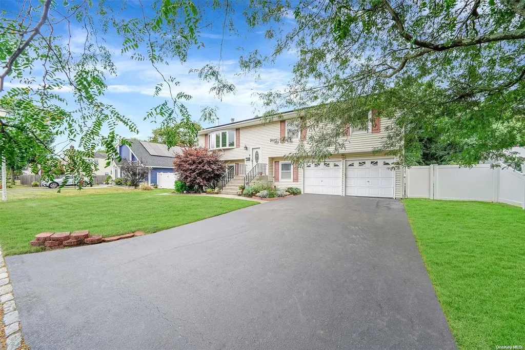 57 Cullen Avenue Islip NY 11751