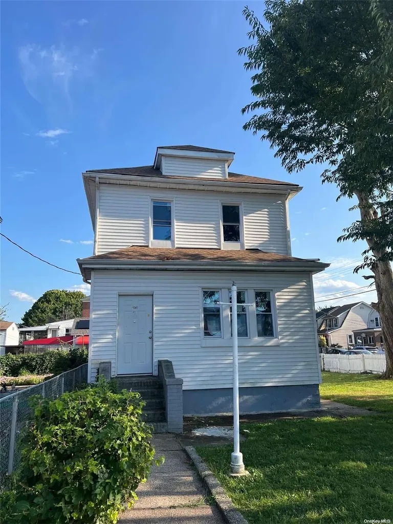 2878 Sampson Avenue Bronx NY 10465