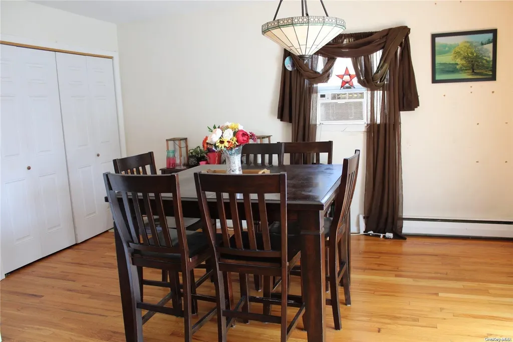 28 Berkshire Road Bethpage NY 11714