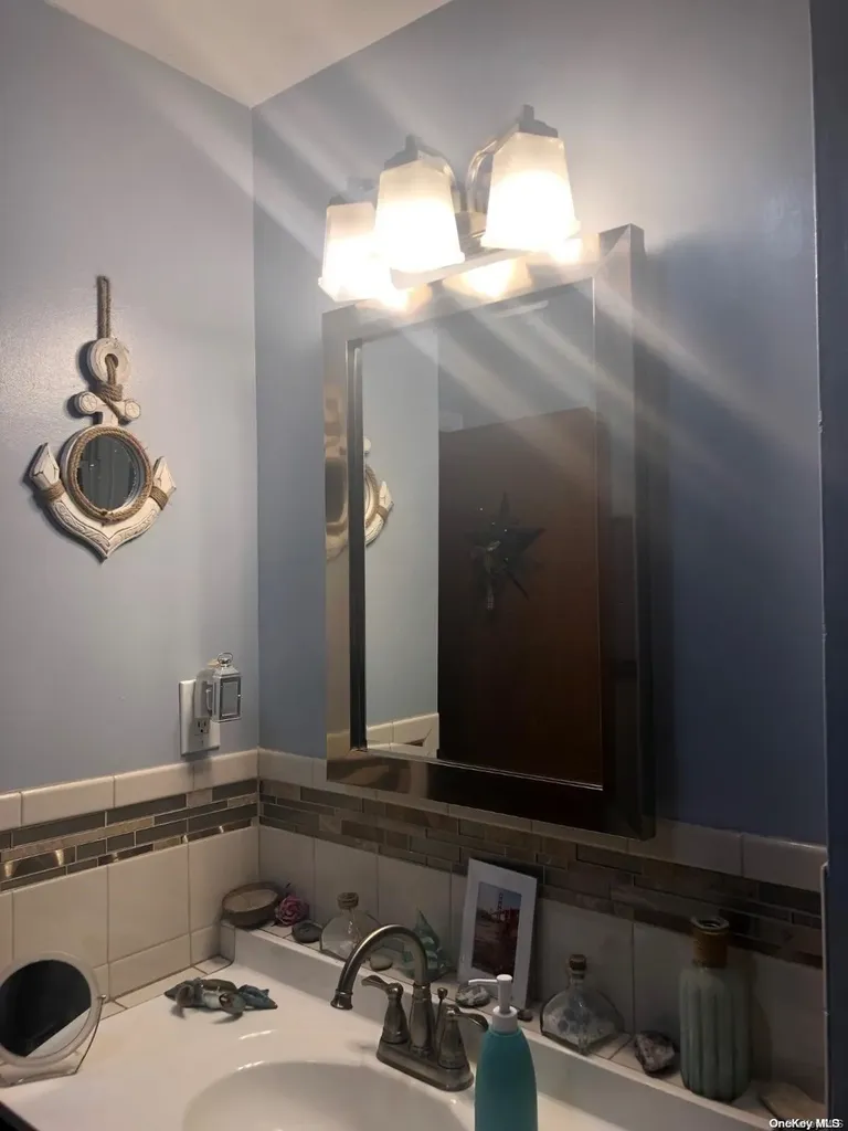 28 Berkshire Road Bethpage NY 11714