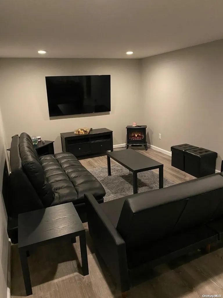 28 Berkshire Road Bethpage NY 11714