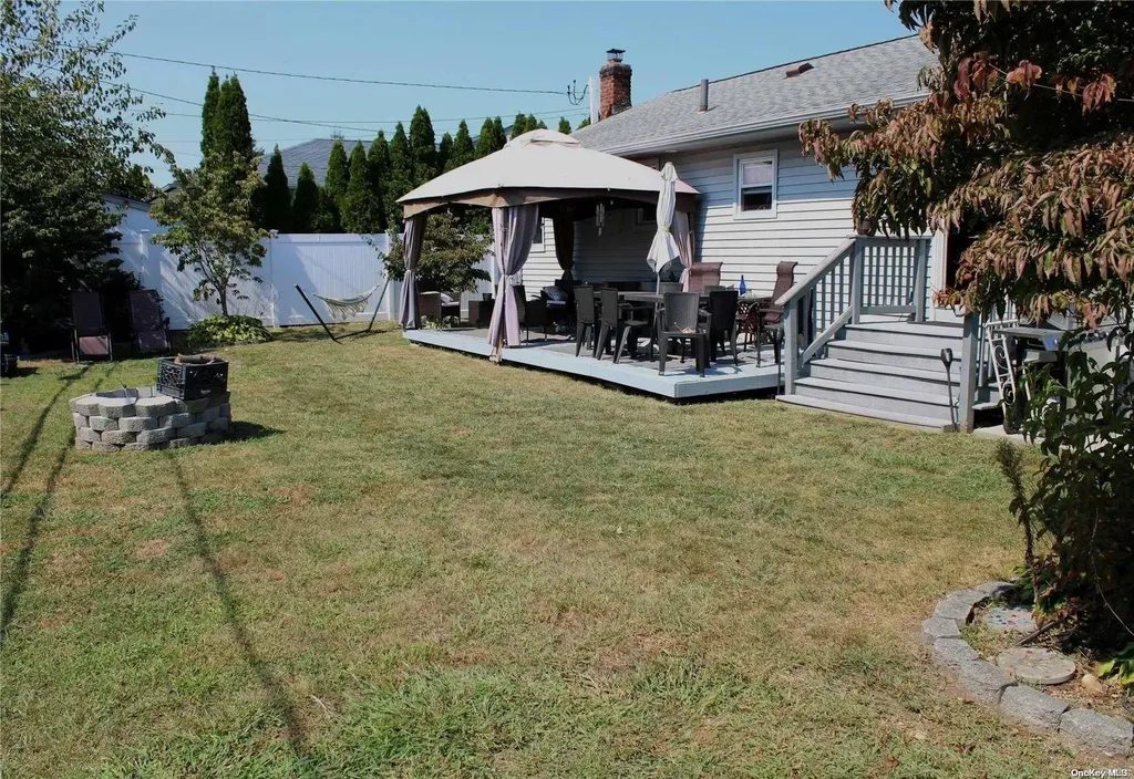 28 Berkshire Road Bethpage NY 11714