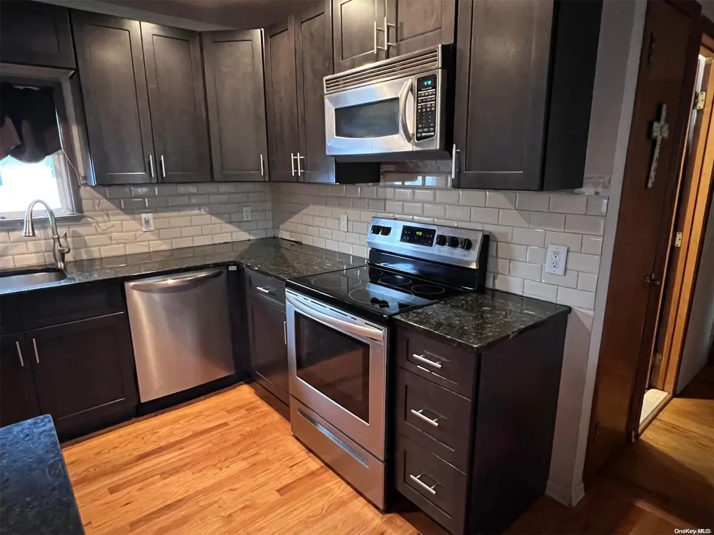 28 Berkshire Road Bethpage NY 11714