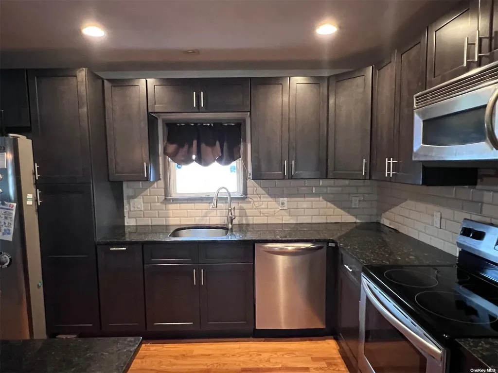 28 Berkshire Road Bethpage NY 11714