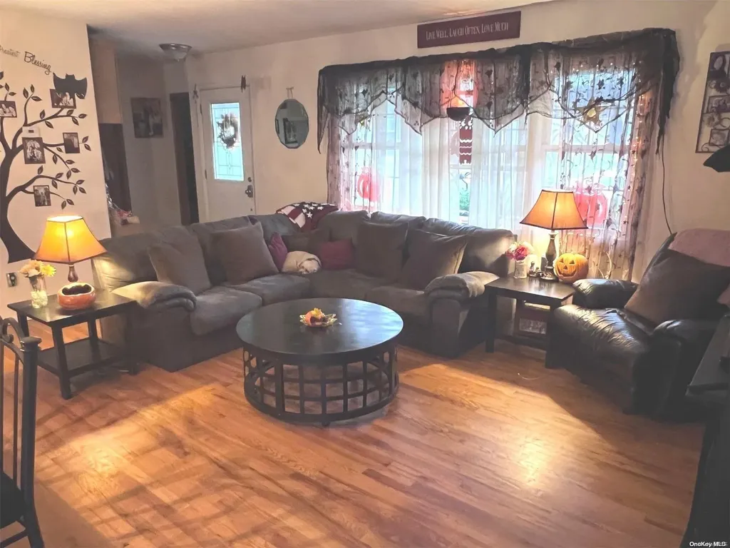 28 Berkshire Road Bethpage NY 11714