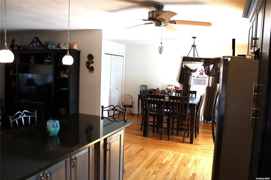 28 Berkshire Road Bethpage NY 11714