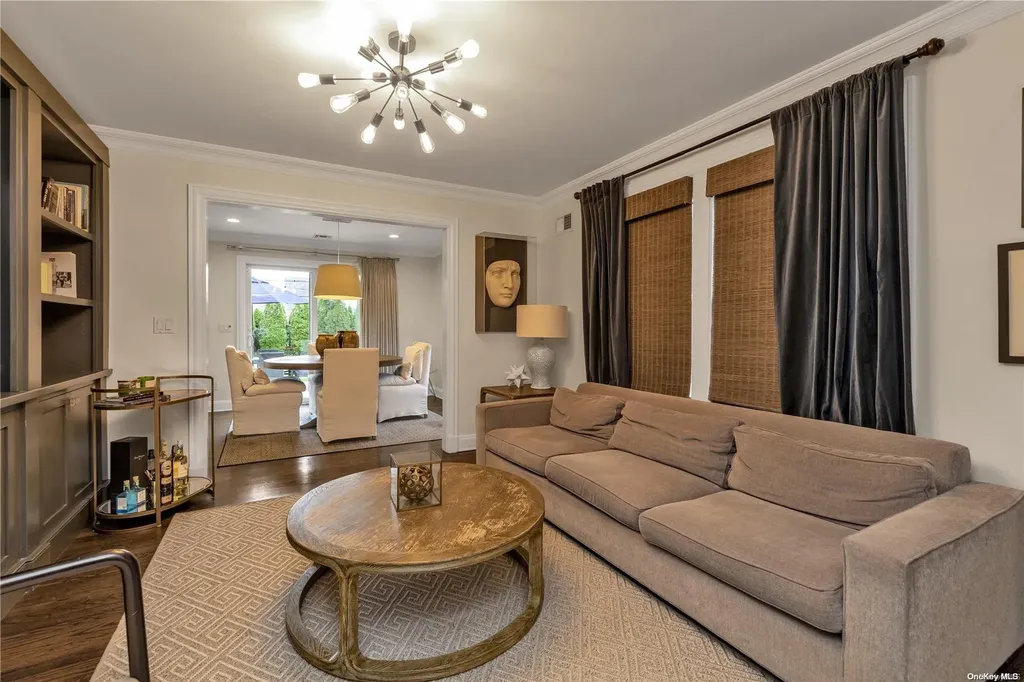 80 Netz Place Albertson NY 11507