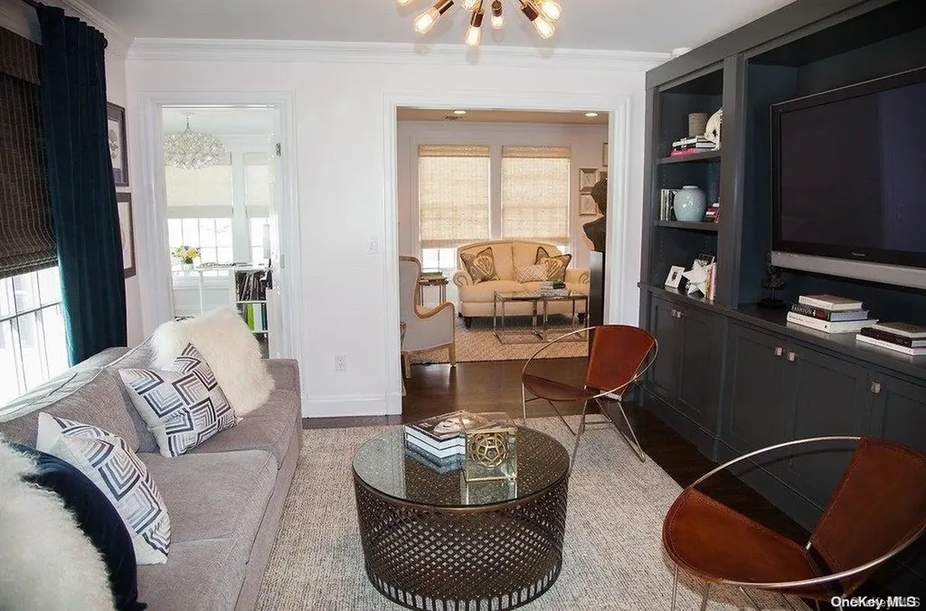 80 Netz Place Albertson NY 11507