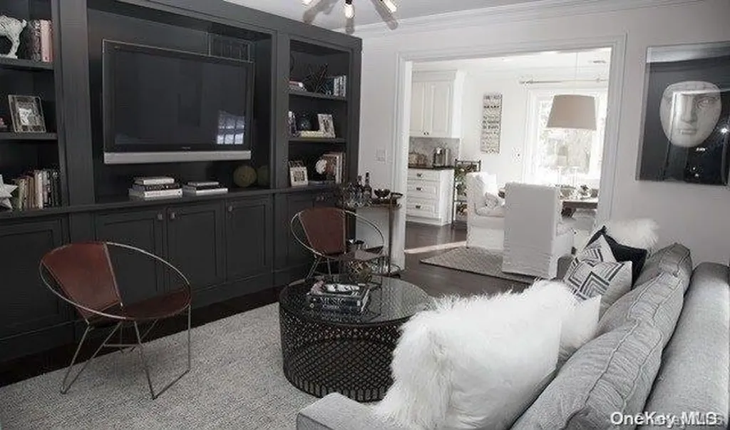 80 Netz Place Albertson NY 11507